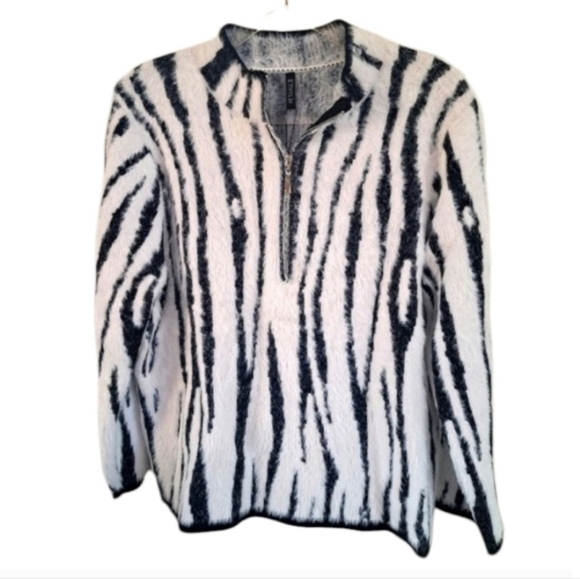 Ethyl Zebra Print Fuzzy Sweater Size XL - Picture 2 of 8